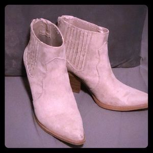 Esprit Suede boots